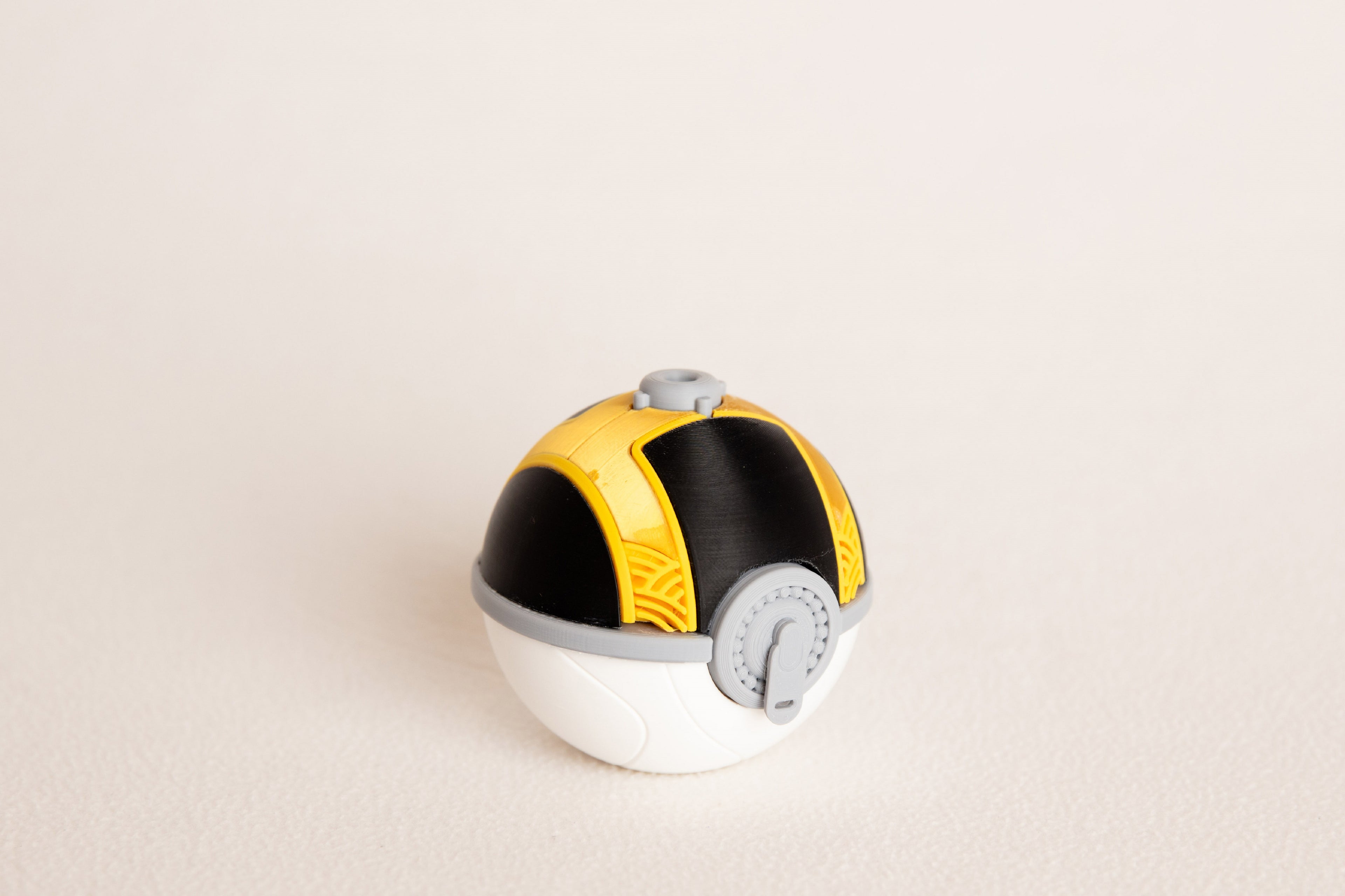 Hisuian Ultra Ball