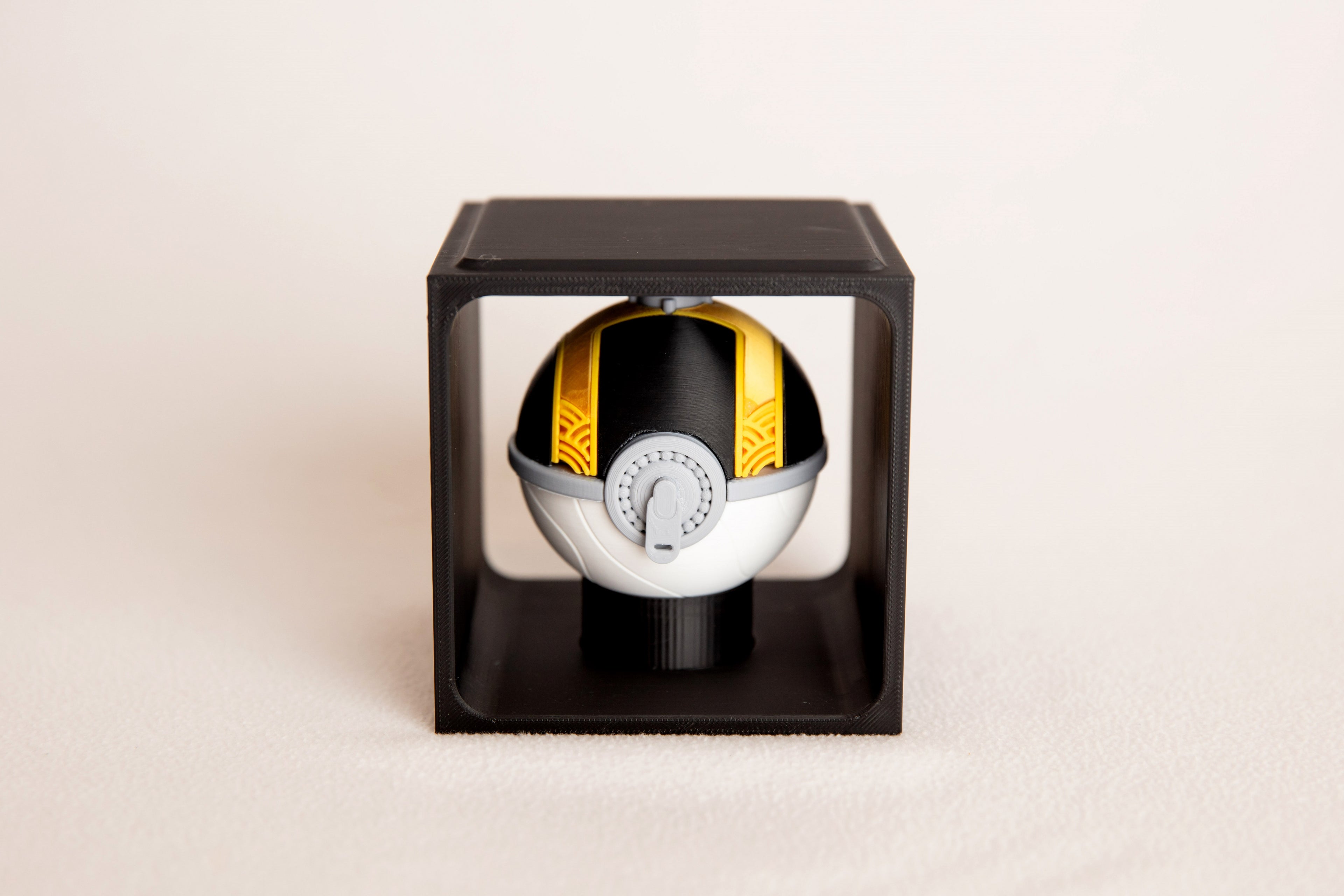 Hisuian Ultra Ball