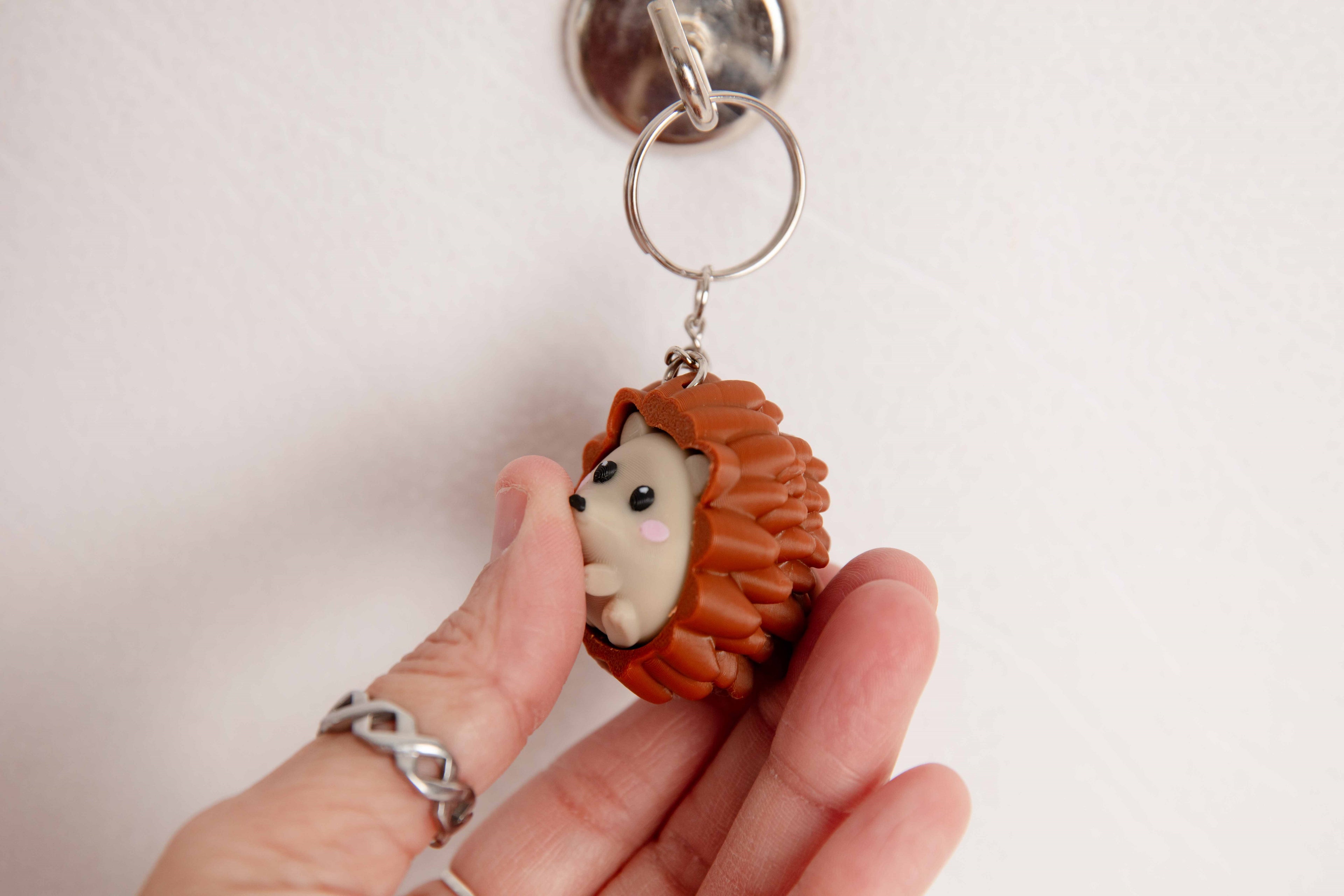 🦔 Hedgehog Clicker Fidget Keychain – Pocket Stress Toy