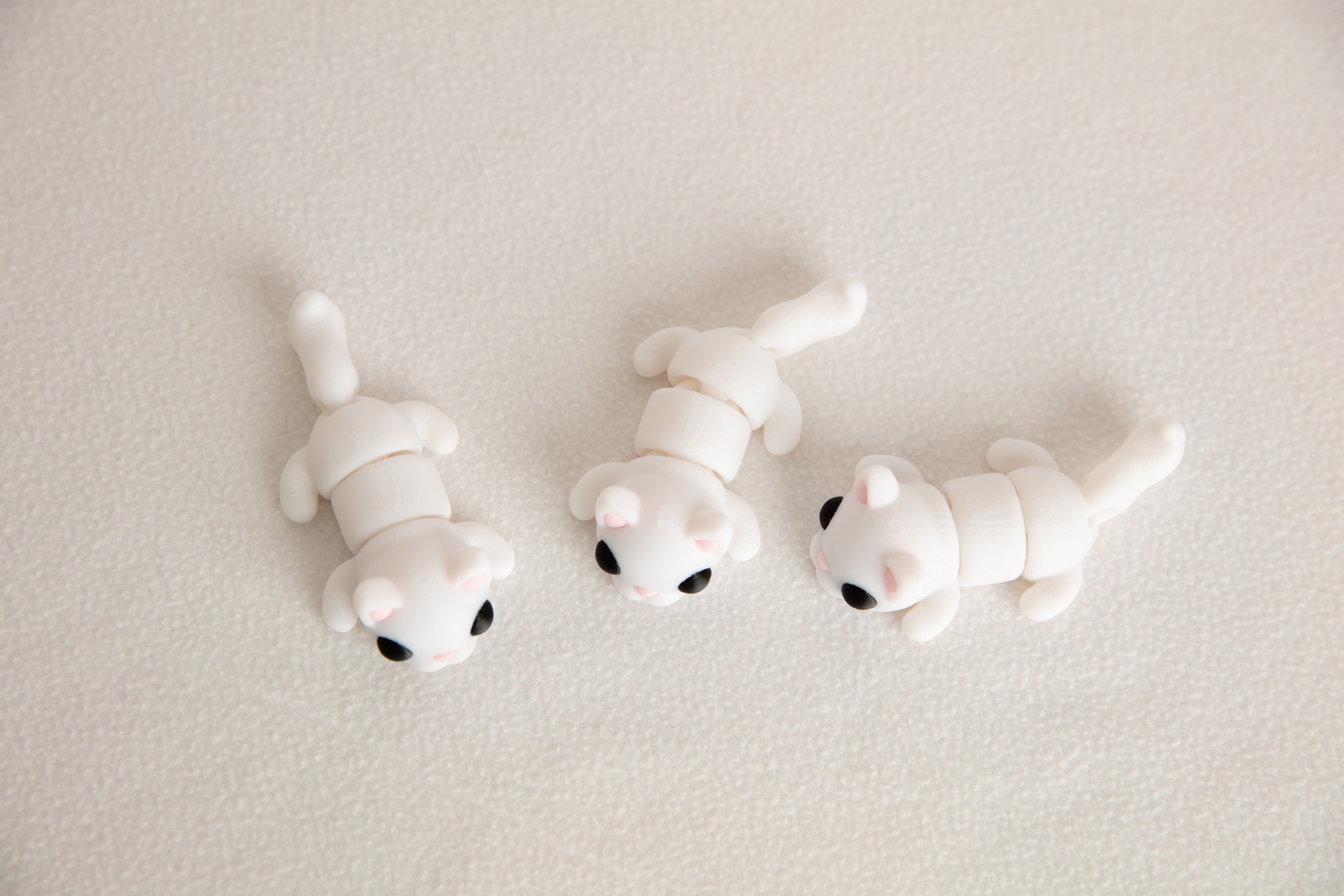 Flexi White Cat