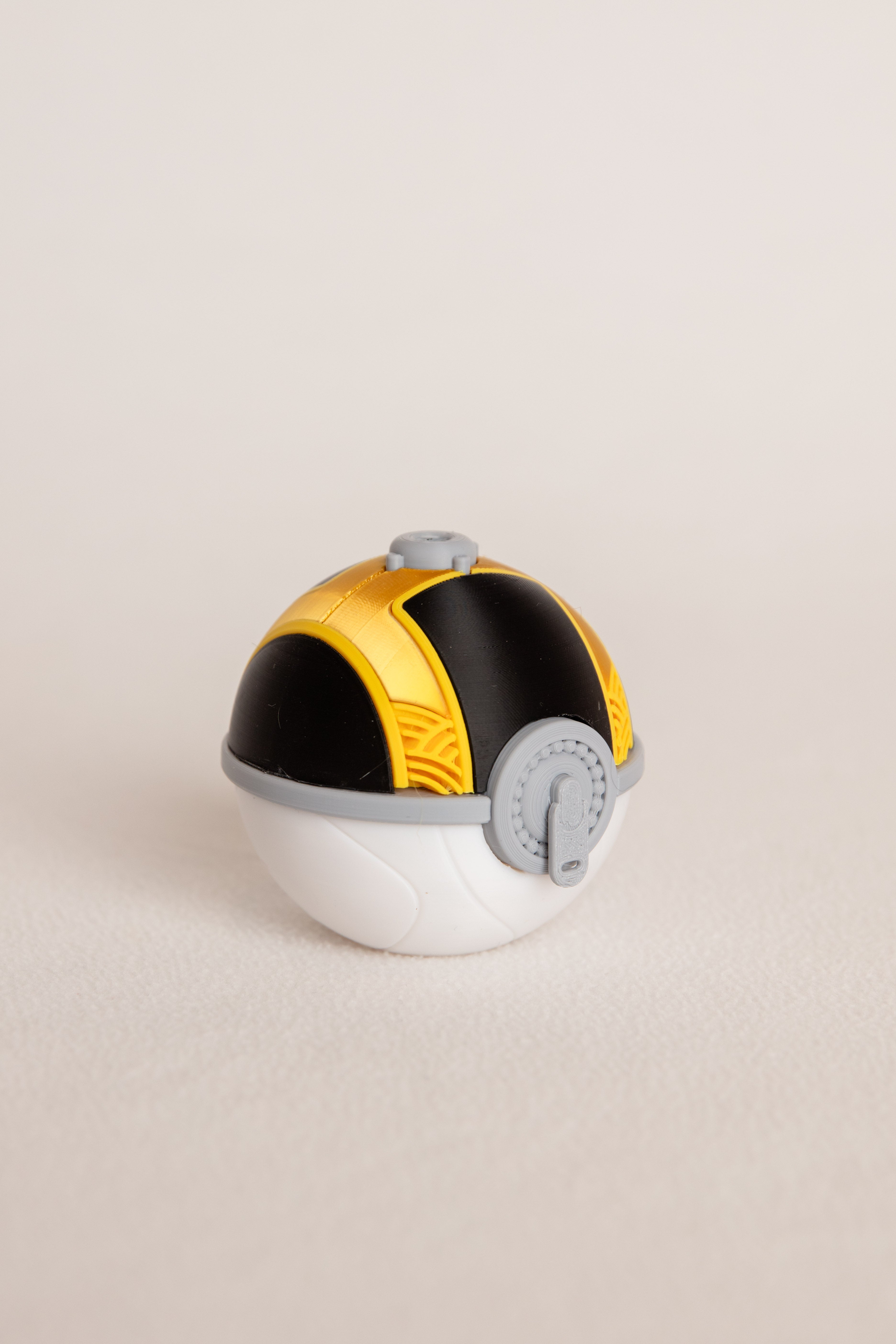 Hisuian Ultra Ball